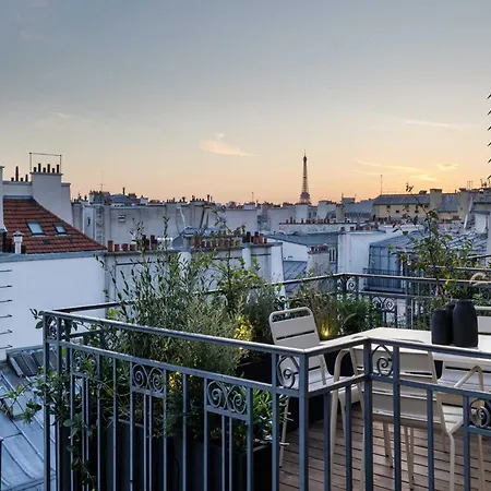 Апартаменты Exceptional Apt With 3 Terraces & Eiffel Tower View - Mobility Lease