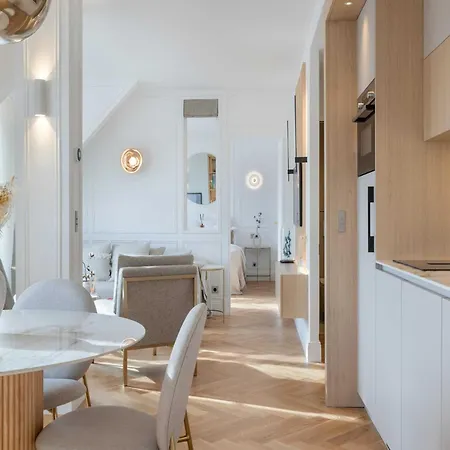 Exceptional Apt With 3 Terraces & Eiffel Tower View - Mobility Lease Апартаменты Париж