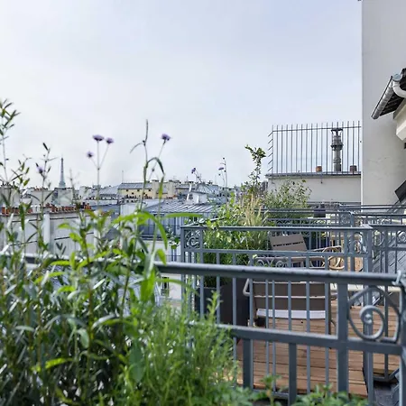 Exceptional Apt With 3 Terraces & Eiffel Tower View - Mobility Lease Париж