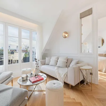 Exceptional Apt With 3 Terraces & Eiffel Tower View - Mobility Lease * Париж