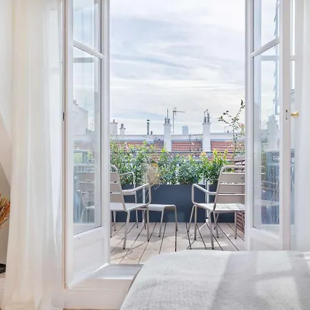 Exceptional Apt With 3 Terraces & Eiffel Tower View - Mobility Lease