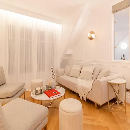 Апартаменты Exceptional Apt With 3 Terraces & Eiffel Tower View - Mobility Lease *