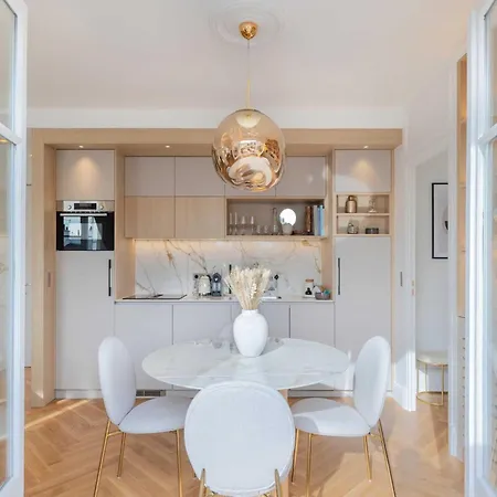 Апартаменты Exceptional Apt With 3 Terraces & Eiffel Tower View - Mobility Lease *