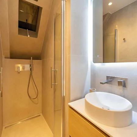 Апартаменты Exceptional Apt With 3 Terraces & Eiffel Tower View - Mobility Lease
