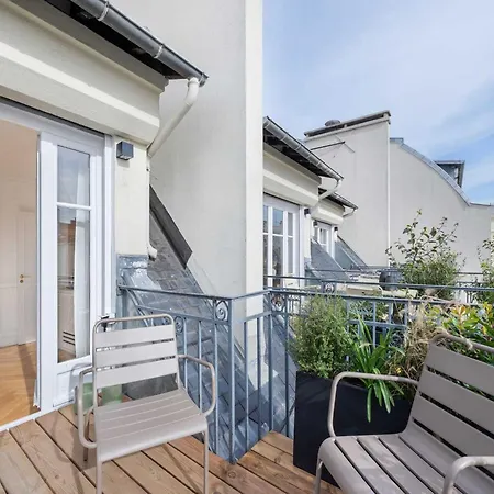 Exceptional Apt With 3 Terraces & Eiffel Tower View - Mobility Lease