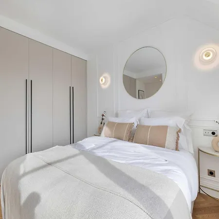 Exceptional Apt With 3 Terraces & Eiffel Tower View - Mobility Lease *